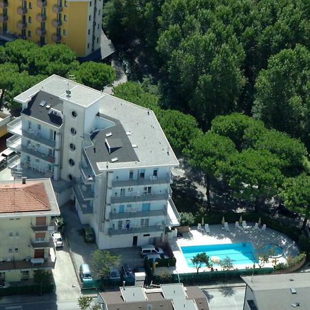 Bali Apartment Лидо ди Йезоло Екстериор снимка